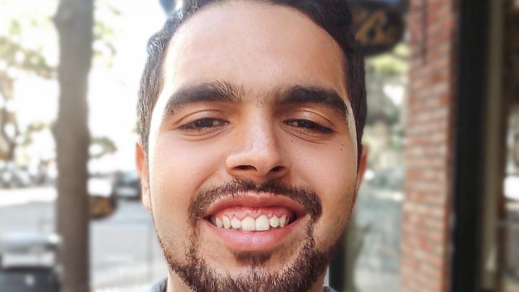 Trabaja como delivery, pero también es una estrella en redes: ¿Quién es el repartidor de TikTok?