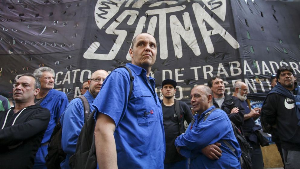 Hubo acuerdo entre el Gobierno, gremialistas y empresarios del sector del neumático (Archivo).