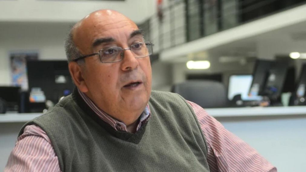 Desde hace varios a�os, Jorge Dimuro es el conductor de La Voz del Jubilado. (Archivo Cr�nica)