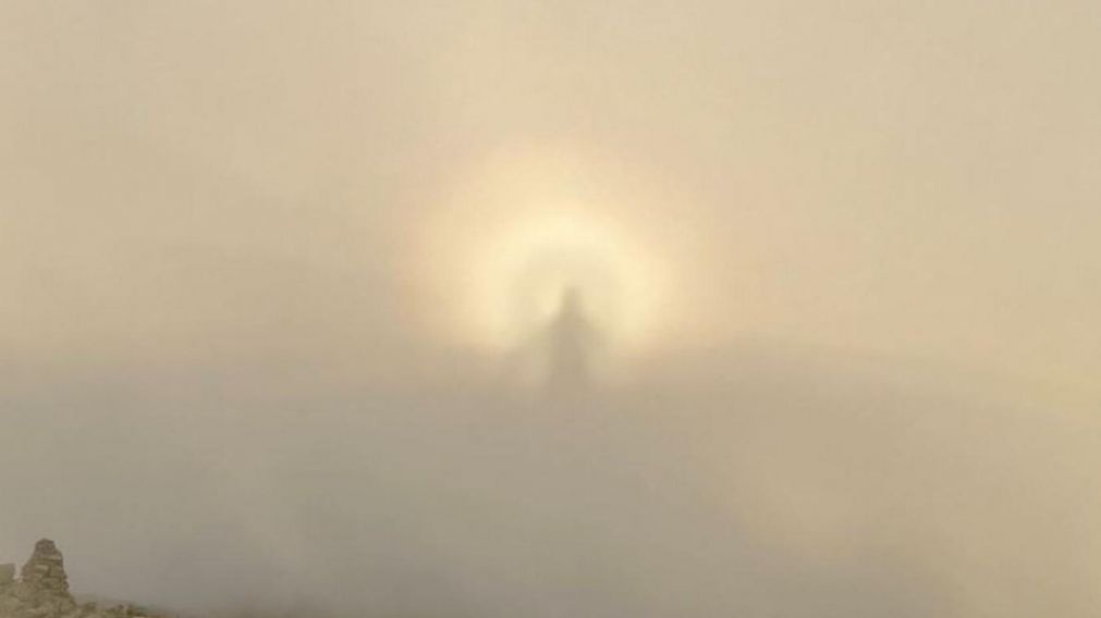 Una misteriosa imagen se posó en el cielo (Twitter).