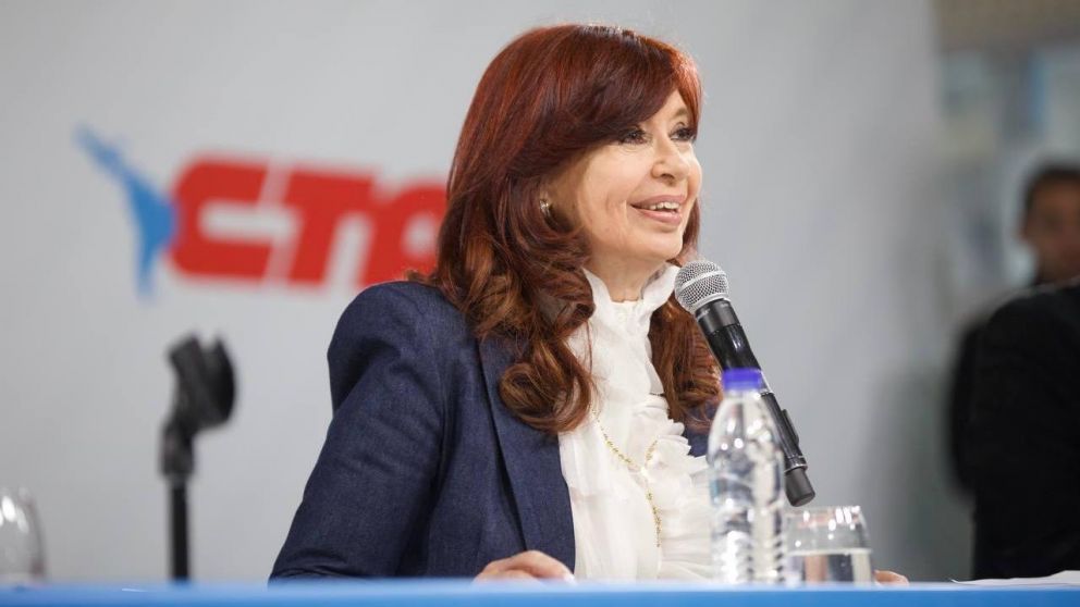 La decisión de la Cámara Federal deja a la vicepresidenta al borde de un nuevo juicio.