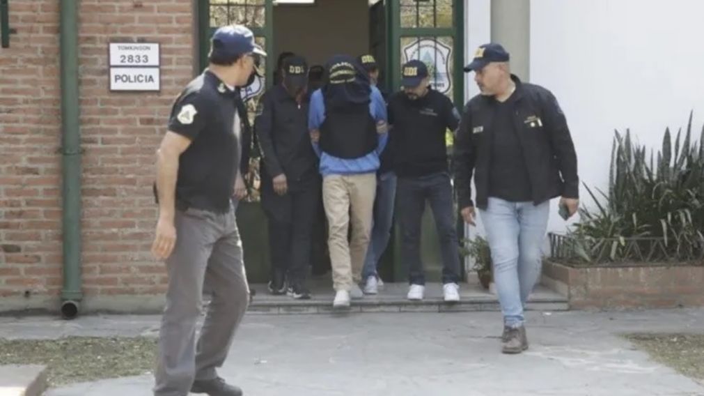 En lo que fue un giro de la investigaci�n, Mart�n Del R�o termin� detenido por el crimen de sus padres (Archivo).