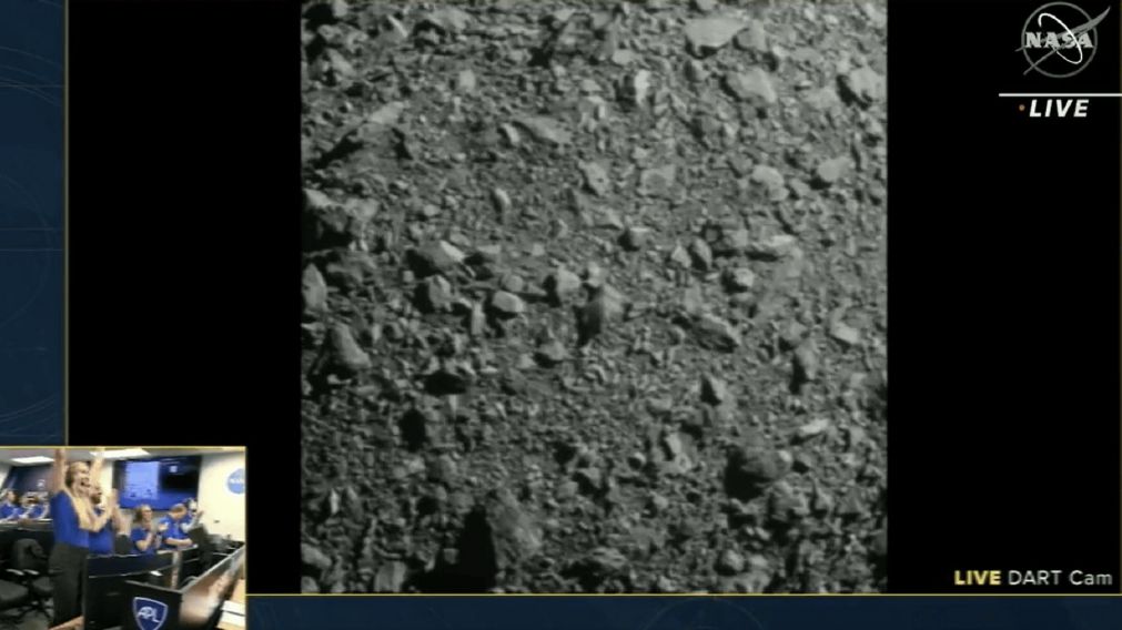 La NASA realizó una transmisión en vivo de la misión espacial histórica.