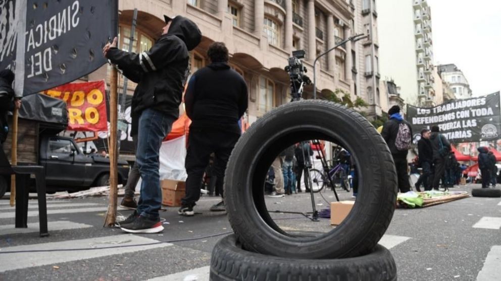 Desde el Sutna llamaron a una nueva movilización para este lunes frente al Ministerio de Trabajo (Télam/Archivo).