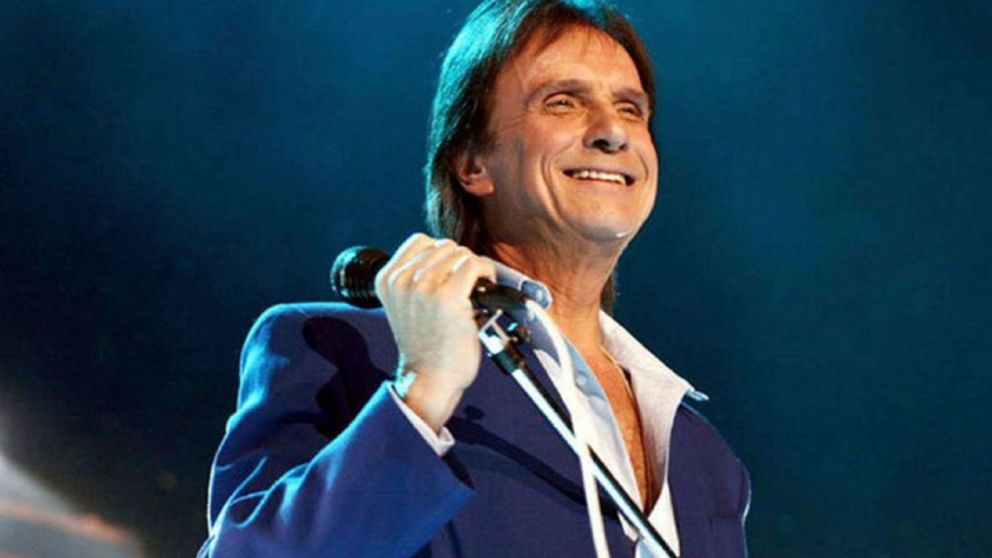 Roberto Carlo: un cantante marcado por la tragedia y el éxito.