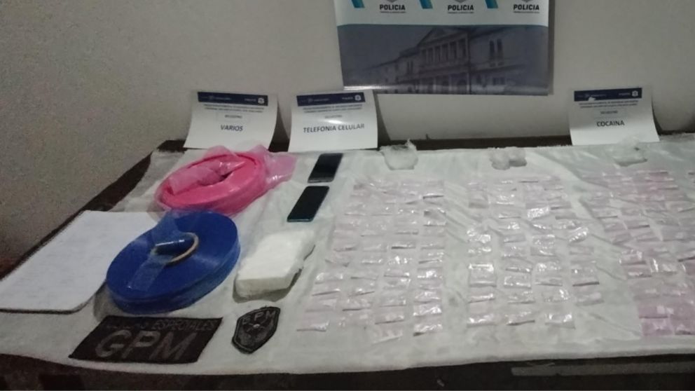 Parte de las sustancias que fue secuestrada por los investigadores policiales.