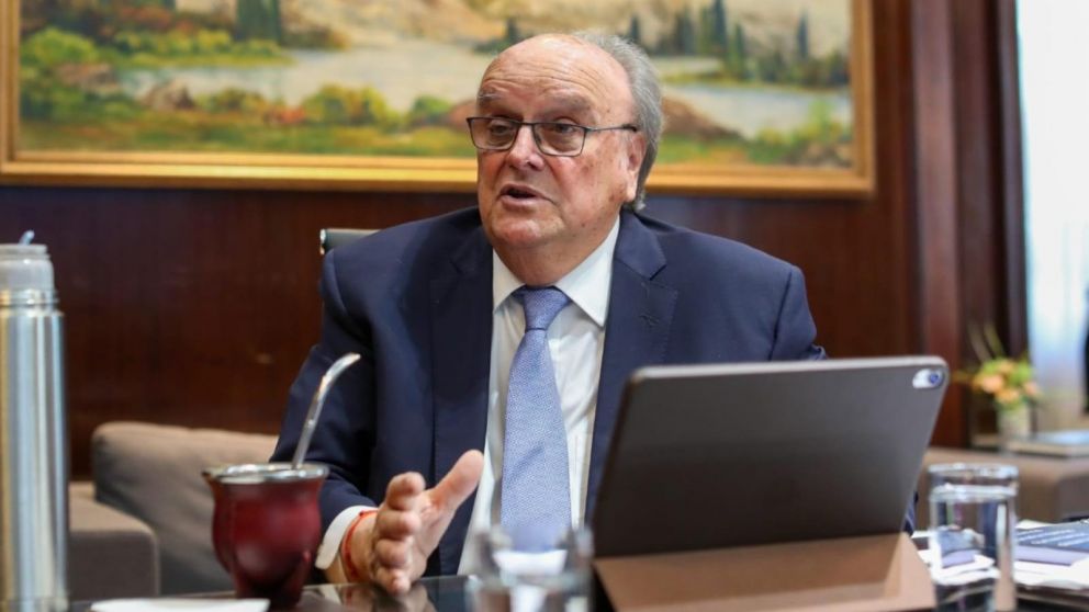 Jos� Ignacio de Mendiguren asegur� que "el Gobierno nacional est� ocupado en conseguir los d�lares que el pa�s necesita para seguir creciendo",