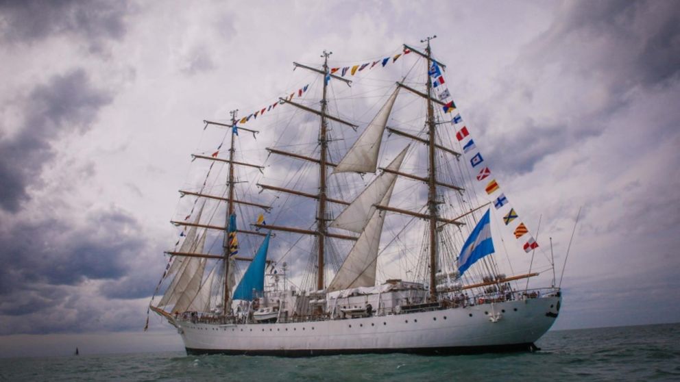 La Fragata Libertad inició su 50° viaje de instrucción el 30 de abril último (Télam).