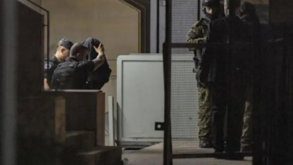 Trasladan a los 4 detenidos por el atentado a Cristina Kirchner a c�rceles de m�xima seguridad.