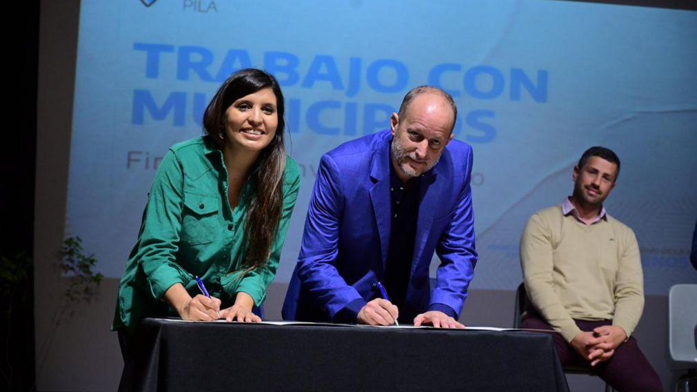 Insaurralde y Vilar participaron de la firma de convenios ambientales de la Provincia con distritos de la quinta sección.