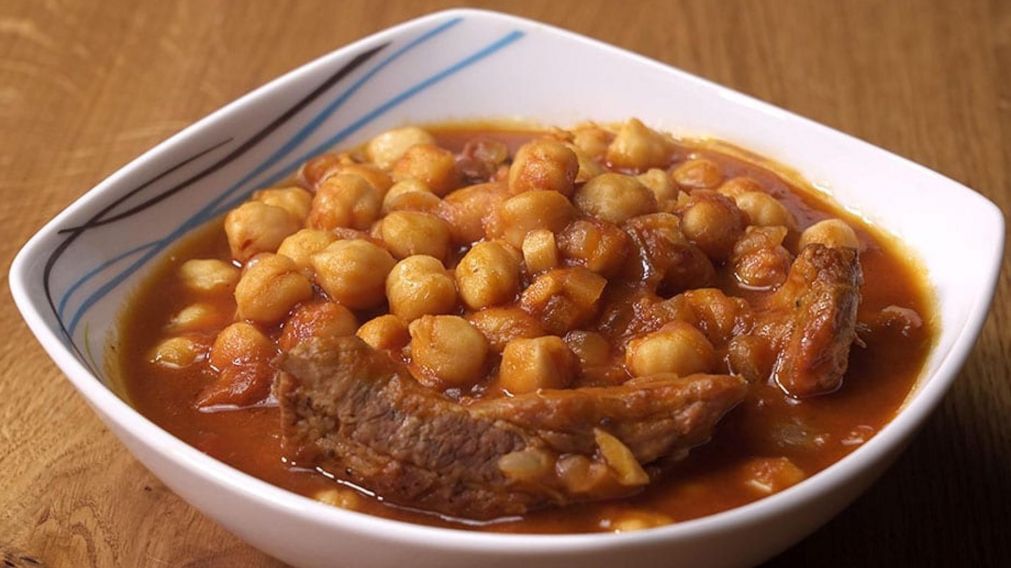 Despedí el invierno con el más rico guiso de garbanzos con carne.