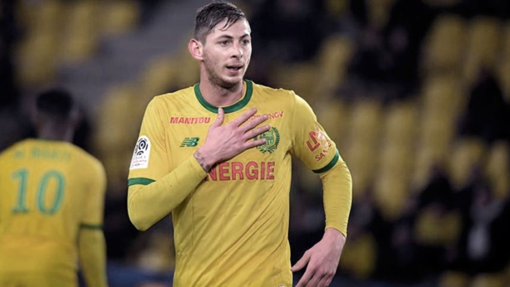 El piloto del avión en el que murió Emiliano Sala habría reconocido problemas en la aeronave.