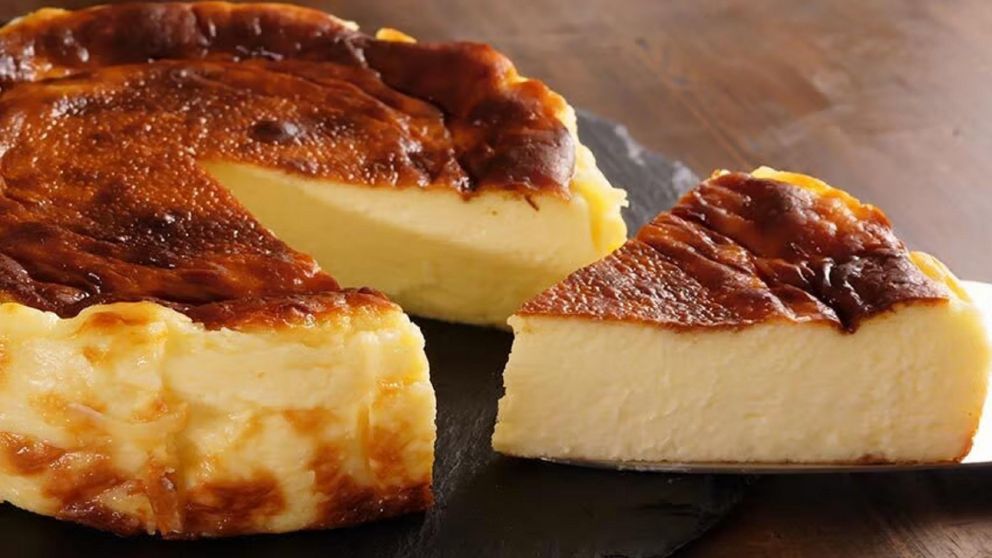 Conoc� c�mo cocinar torta vasca, uno de los m�s populares postres cremosos.