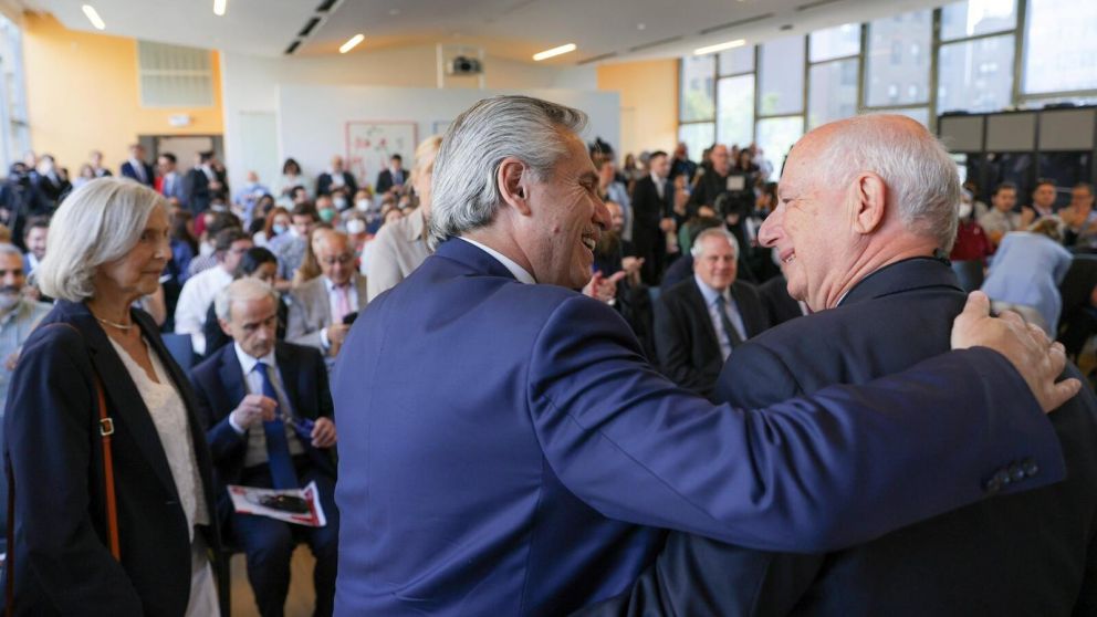 El presidente Alberto Fernández viene realizando distintas actividades en el marco de su gira por Estados Unidos (Gentileza @CasaRosada/Twitter).