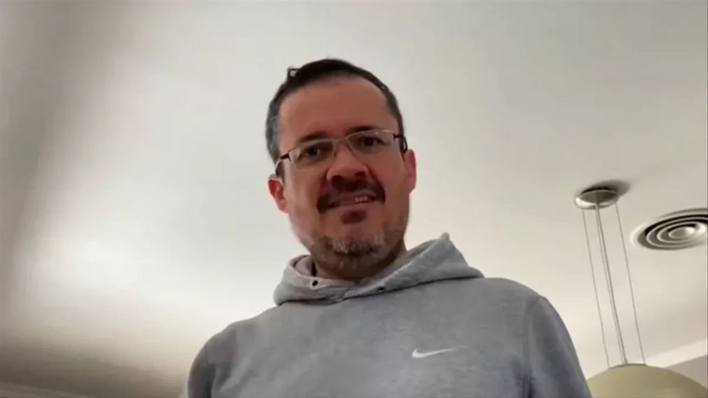 Mart�n del R�o acusado de matar a sus padres enfrenta 15 demandas civiles por deudas.