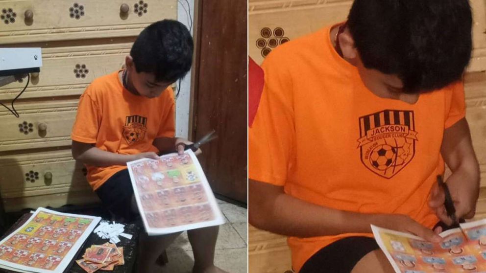 Su hijo le pidió el álbum del mundial, pero no podía comprarlo y lo fotocopió para hacerlo feliz (Imagen Twitter).