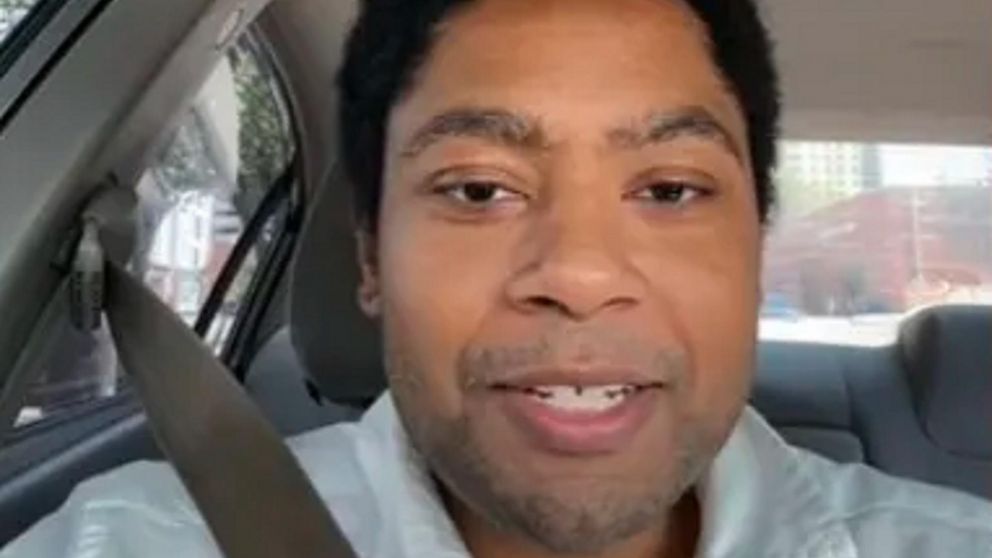 Lo echaron de un restaurante "cheto" por un error con una cuenta y se descargó en las redes sociales con un curioso video