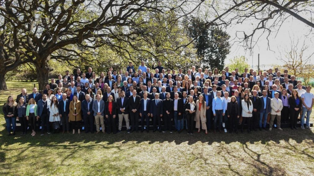 Políticos de todo el país acompañaron a Horacio Rodríguez Larreta en el lanzamiento de “Prepararse para gobernar: un país federal”.