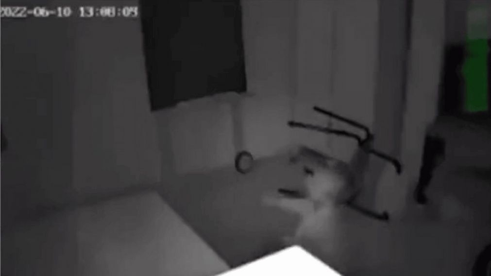 ¡Mirá el aterrador video que registró el ataque de un fantasma a un bebé!