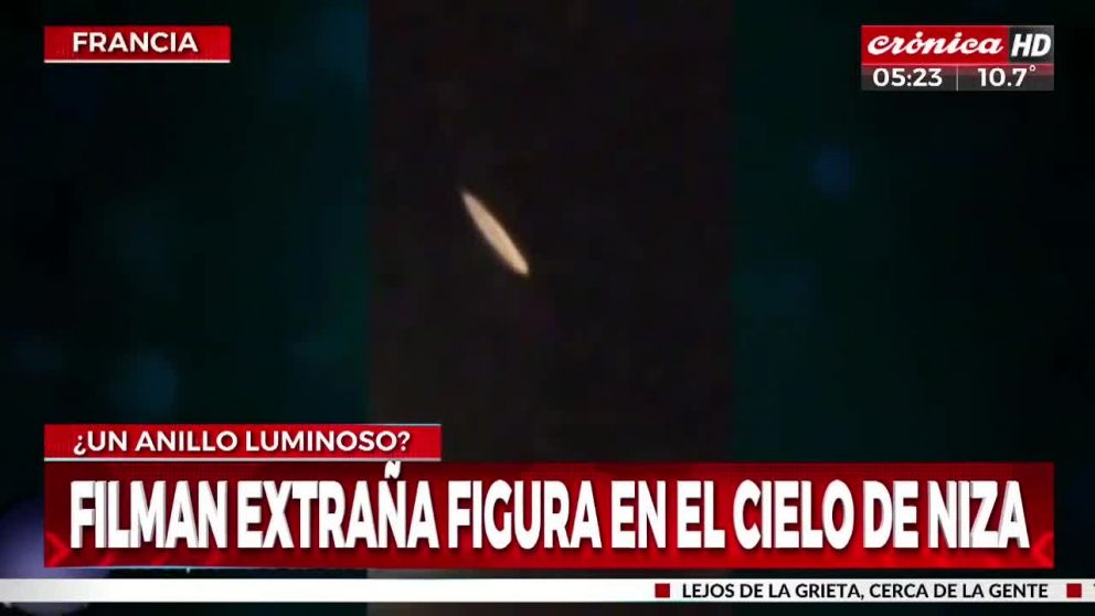 La extraña luz estuvo en el cielo por varios minutos (Captura de TV).