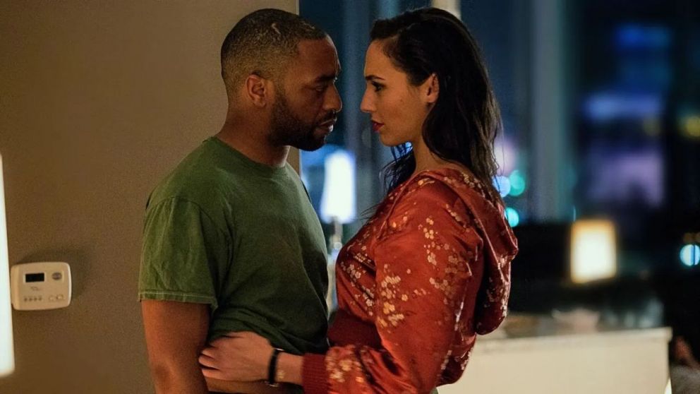 Gal Gadot forma parte del elenco repleto de estrella de Triple 9.