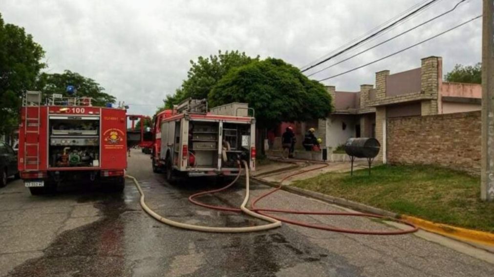 Los bomberos voluntarios que trabajaban para apagar el fuego encontraron el cad�ver del hombre de 73 a�os.