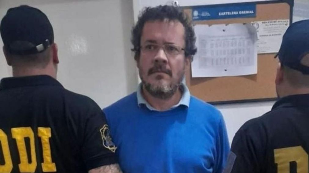 Hay audios y chats comprometen a hijo de las v�ctimas detenido. 