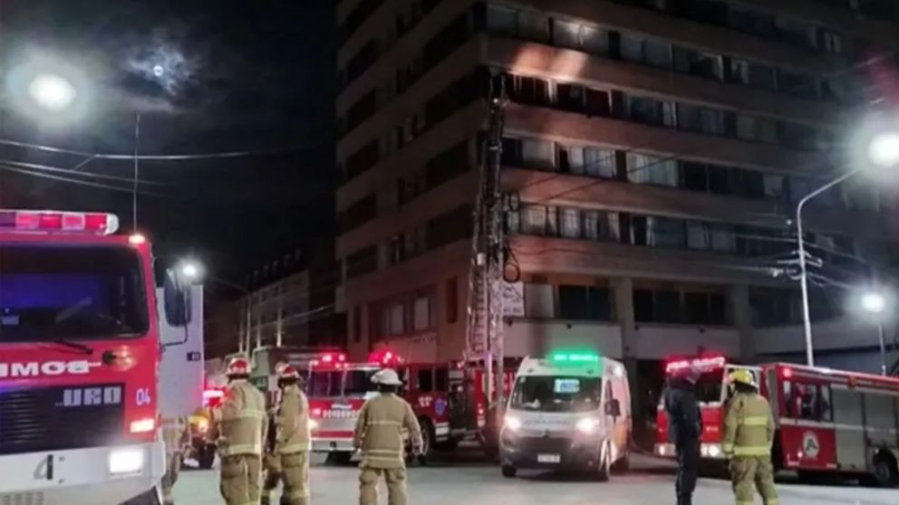 El incendio ocurrió en el edificio "Bariloche Center".