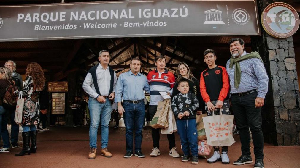 Llegó el turista un millón a Iguazú.