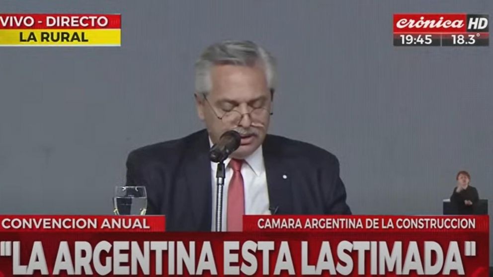 Alberto Fernández habla en la convención anual de la Cámara Argentina de la Construcción