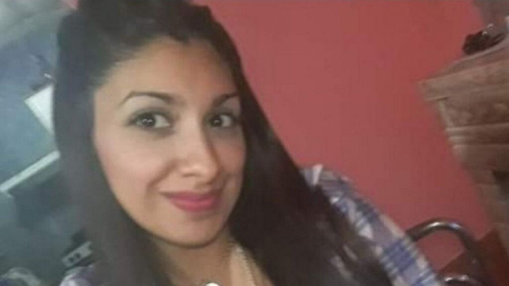 Micaela tenía 27 años, era manicura y estaba despidiendo a una clienta que había atendido en su casa al momento en que llegó su ex pareja.