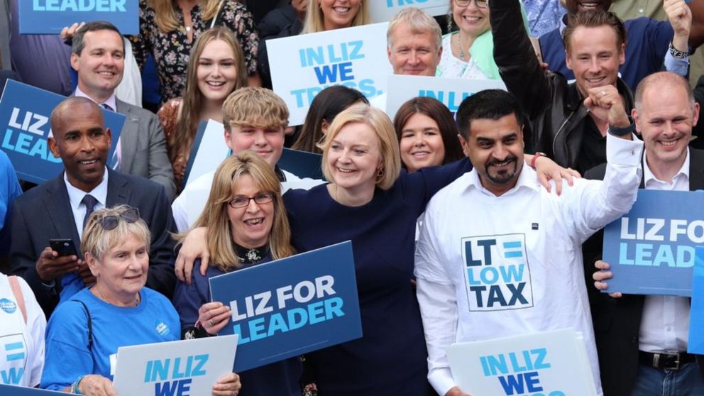 Liv Truss es la primera ministra de Reino Unido en reemplazo de Boris Johnson