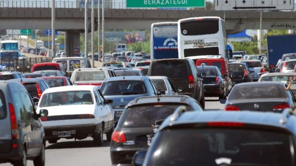 Tránsito: así están los principales accesos a CABA, ¿cómo funcionan trenes y subtes?