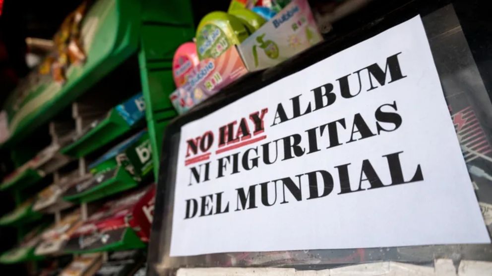 El furor por las figuritas del mundial hartó a este kiosquero.