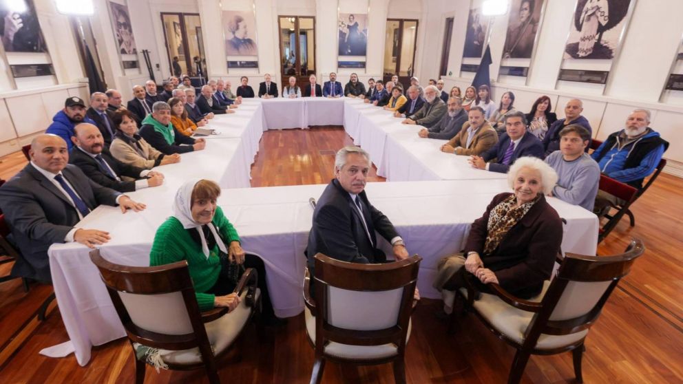 Alberto Fernández se reunió con representantes de sectores sindicales, sociales, empresariales, de derechos humanos para "constituir un amplio consenso contra los discursos de odio y violencia".