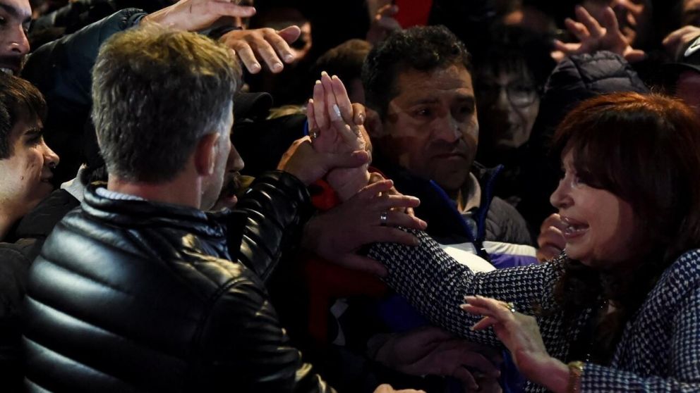 Sheena, testigo del momento en el que le gatillaron a Cristina habló con Diego Moranzoni y Esteban Trebucq en exclusiva por Crónica HD.