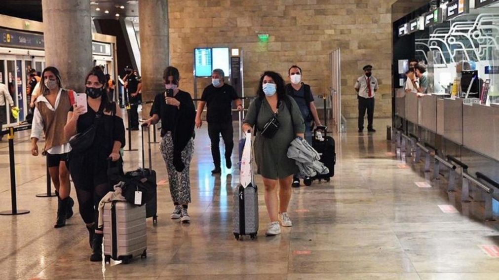Desde septiembre ya no será obligatorio usar barbijos en los lugares cerrados de Córdoba (Gentlieza Cadena 3).