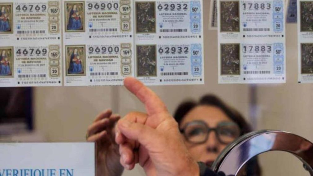 Una mujer ganó millones en la lotería luego de pedir limosnas por años en la calle (Imagen ilustrativa).