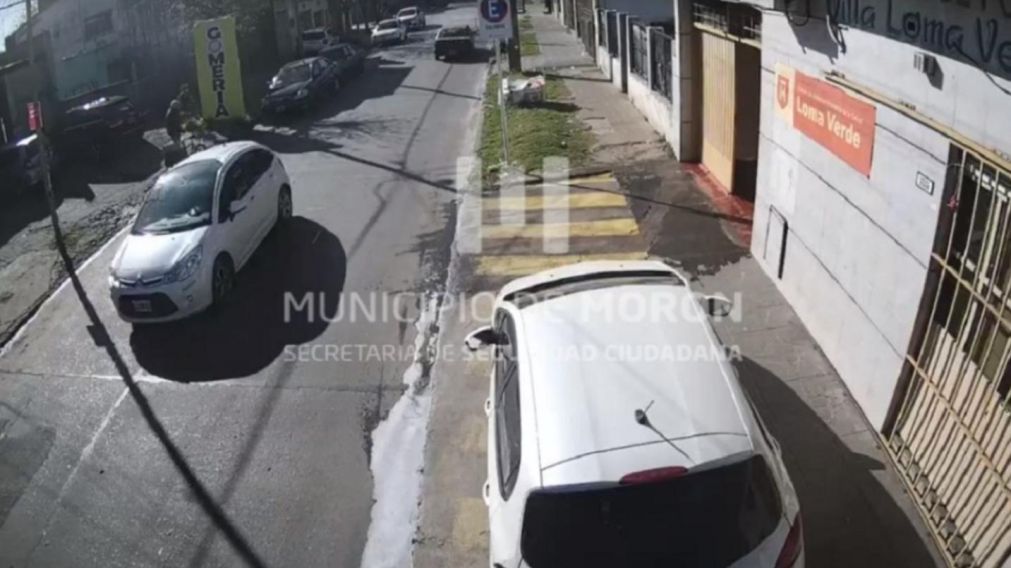 La huida de los asesinos tras matar al empresario fue captada por las cámaras de seguridad de la zona.
