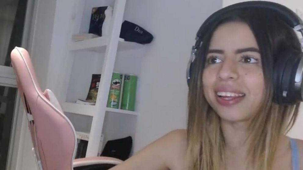 La cuenta de la joven fue bloqueada en Twitch (Captura de video).