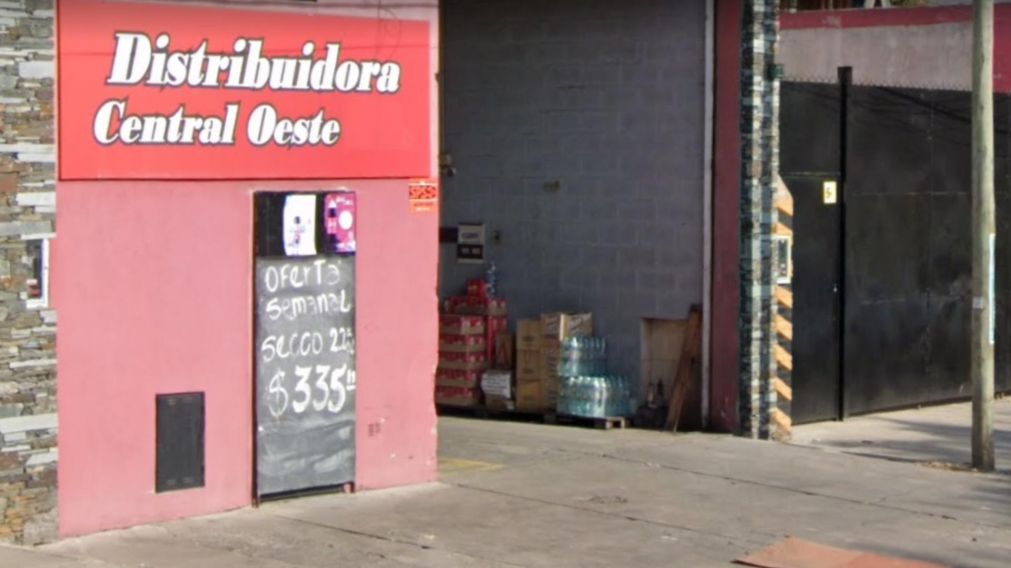 El homicidio de Roberto Adri�n Geg�ndez, de 53 a�os, se produjo frente al comercio de la v�ctima. 