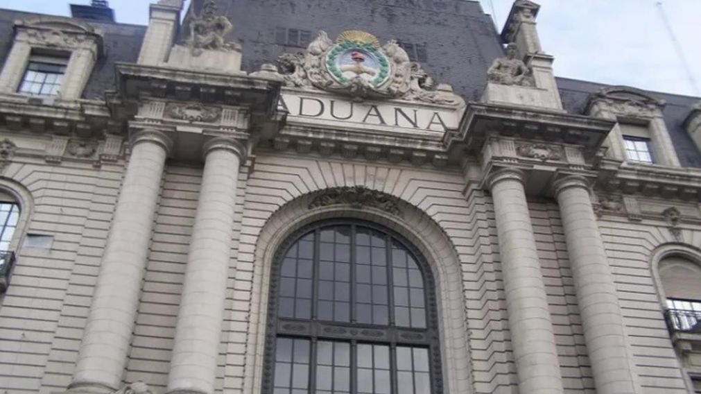La Aduana realiz� una denuncia contra una empresa que hab�a presentado una cautelar para importar toallas por un monto millonario.