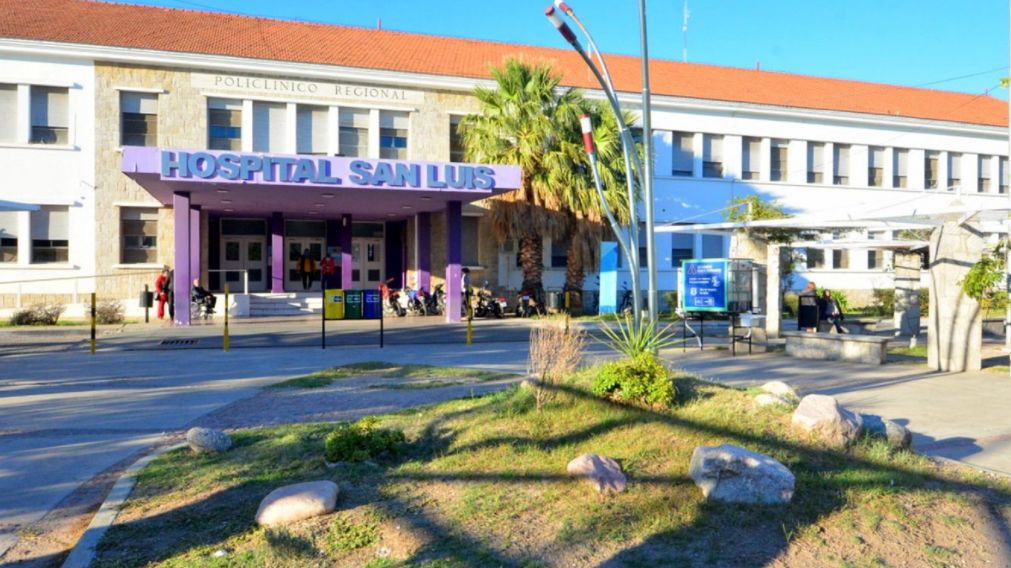 Hospital San Luis donde permanece internada la beba atacada por su padre.