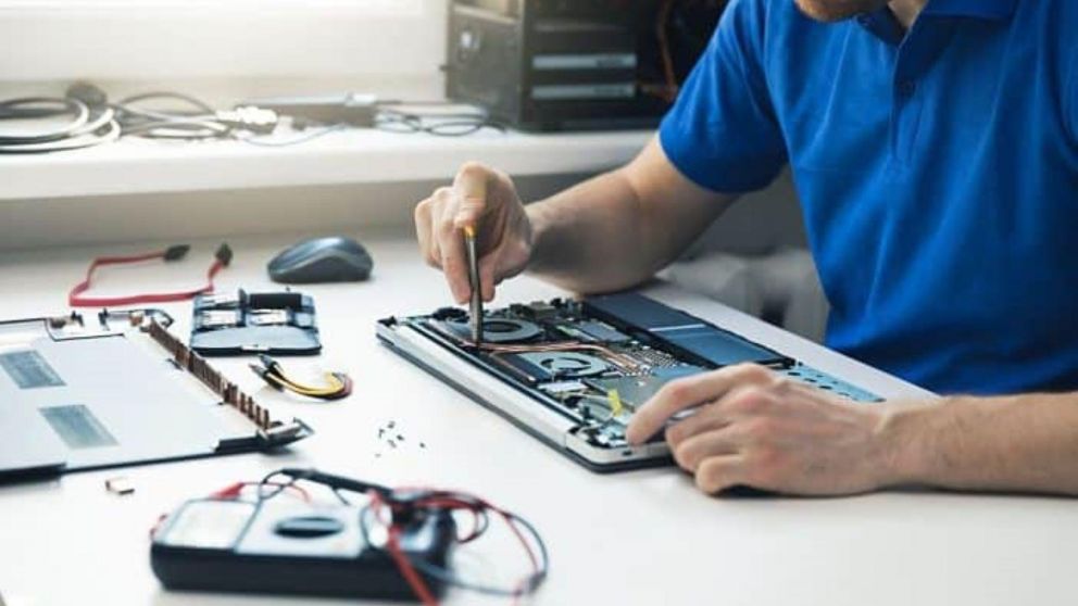 Le llevaron una computadora para arreglar y su publicación se hizo viral en Twitter.