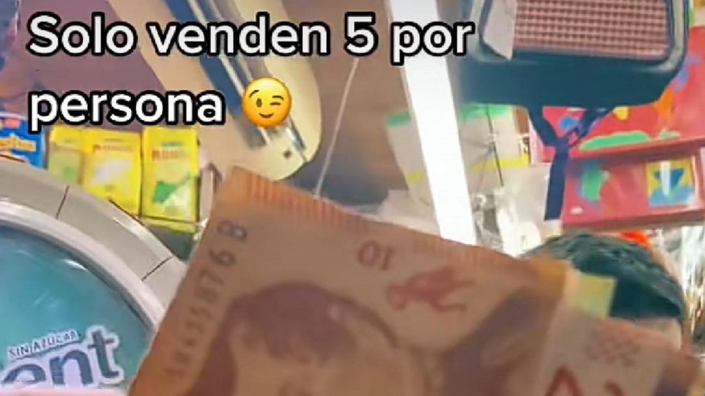 El video pone en evidencia las diferentes estrategias para conseguir figuritas del Mundial.