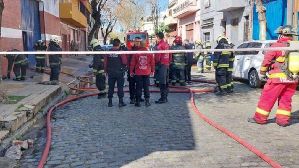 Ocho dotaciones de bomberos trabajaron en el lugar donde ocurrió el incendio.