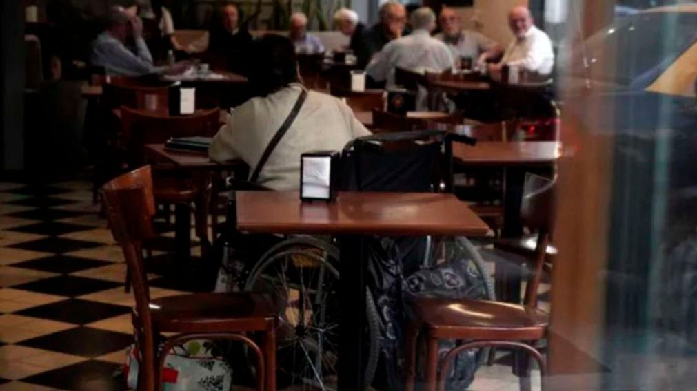 La mujer fue abandonada en un bar céntrico de la ciudad de Rosario (Gentileza La Capital).