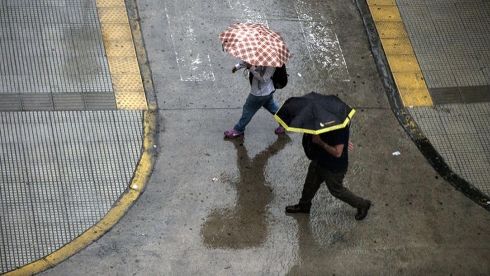 El otoño se hace sentir con lluvias y viento en el inicio de la semana.