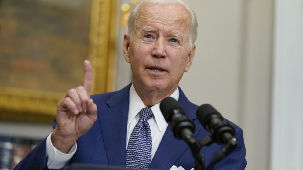 Biden estaba leyendo el mensaje en una pantalla detrás de la cámara y no se dio cuenta de que no debía pronunciar la frase.
