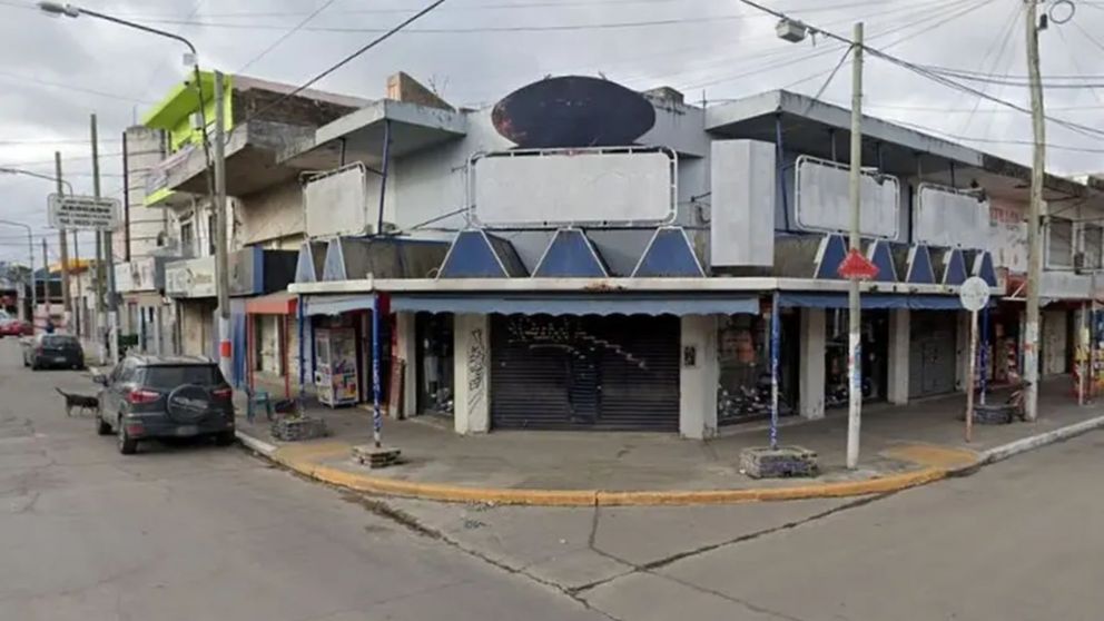 El comercio asaltado con un paquete de fideos.